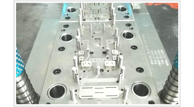 ���Ƴ�ѹģ��